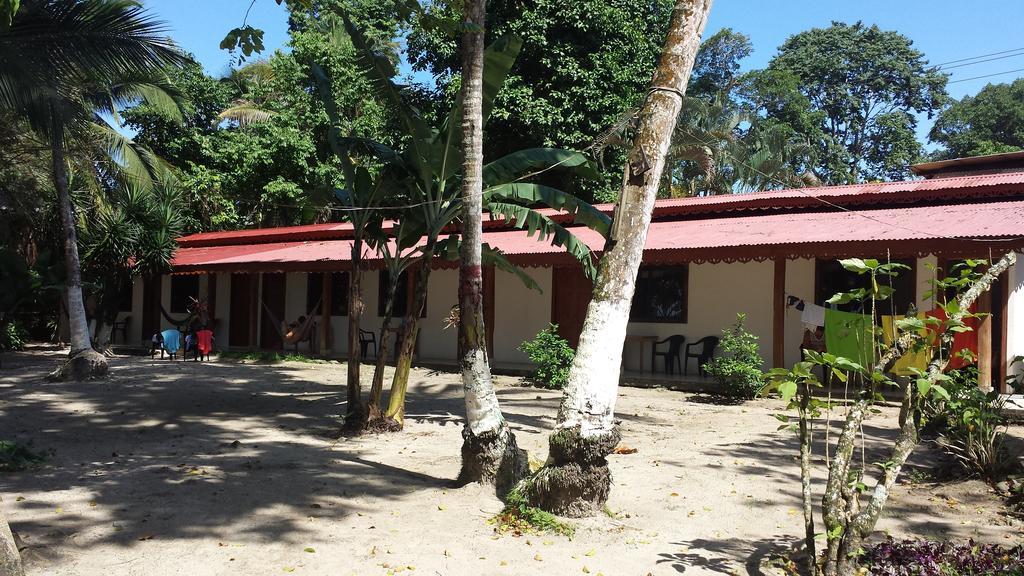 Yucca Beachfront Hotel Puerto Viejo de Talamanca Exterior foto