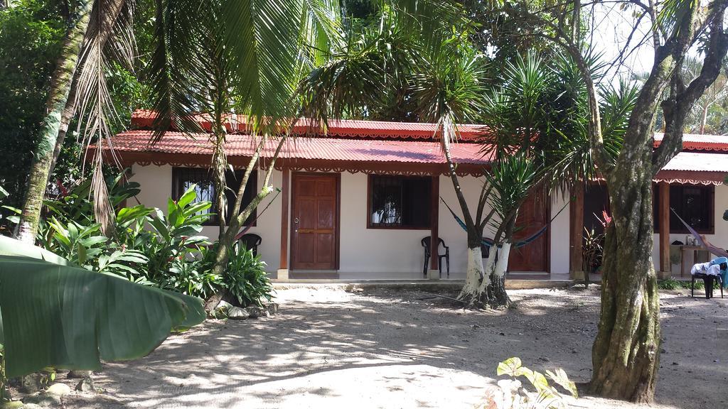 Yucca Beachfront Hotel Puerto Viejo de Talamanca Exterior foto